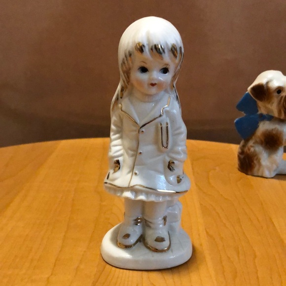 Ceramic Figurine Winter Wonder Girl 5" - Picture 1 of 8